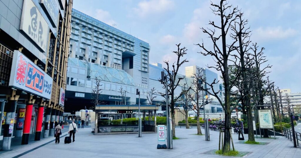 京都駅ビル前広場と駅周辺の都市景観